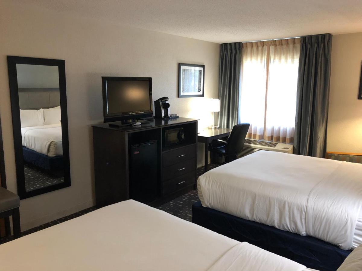 Queen Room with Two Queen Beds - Disability Access/Non-Smoking