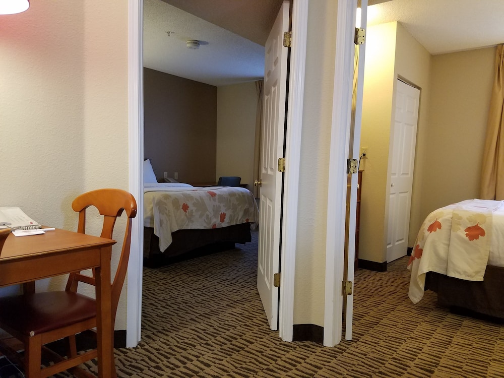 2 Queen Beds, 2 Bedroom Suite, Non-Smoking